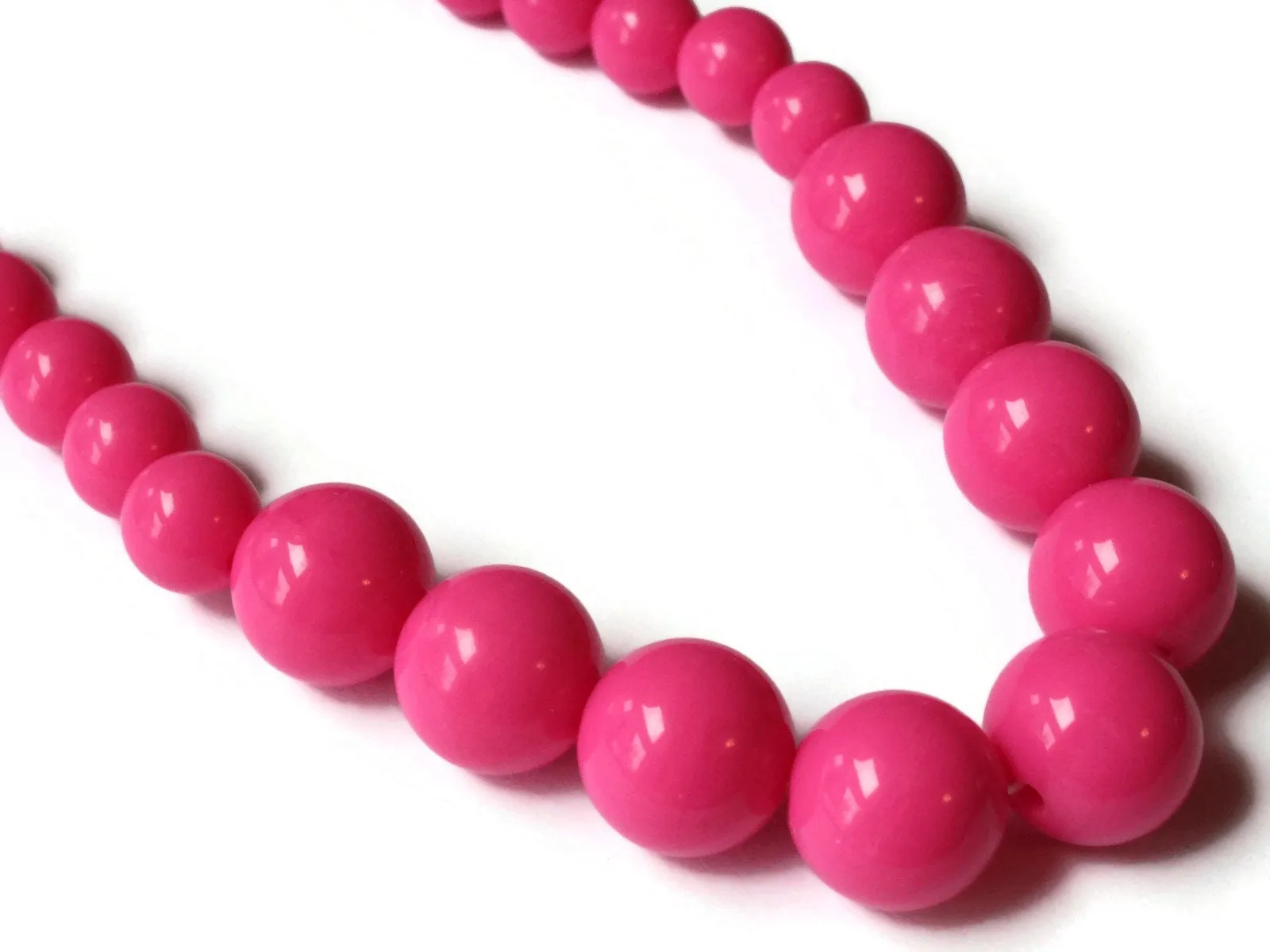 16 Inch Bright Pink Graduated Bead Vintage Necklace