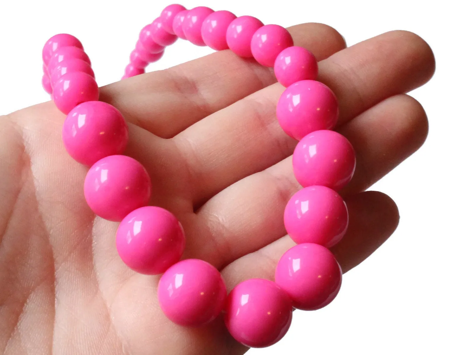 16 Inch Bright Pink Graduated Bead Vintage Necklace