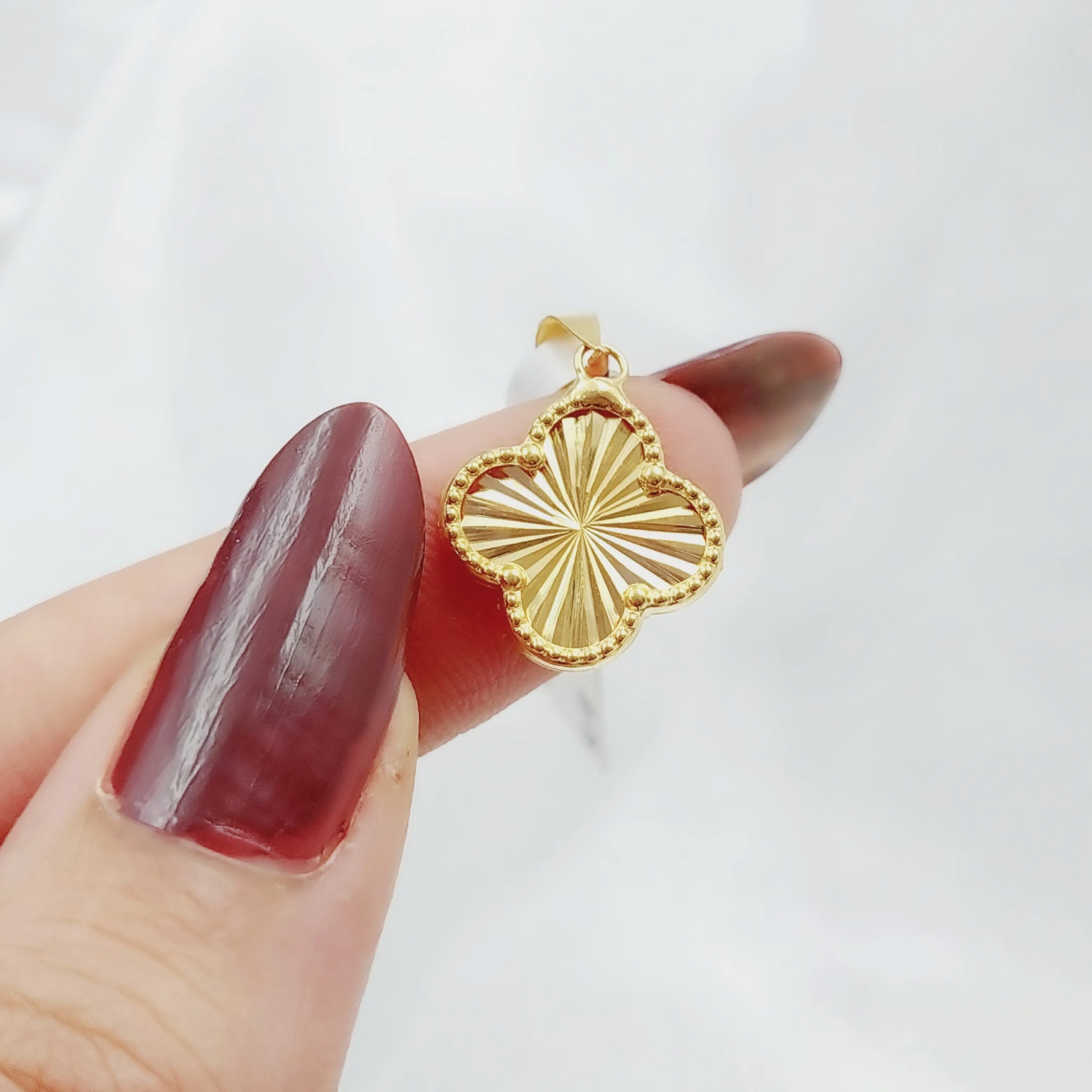 18K Clover Pendant