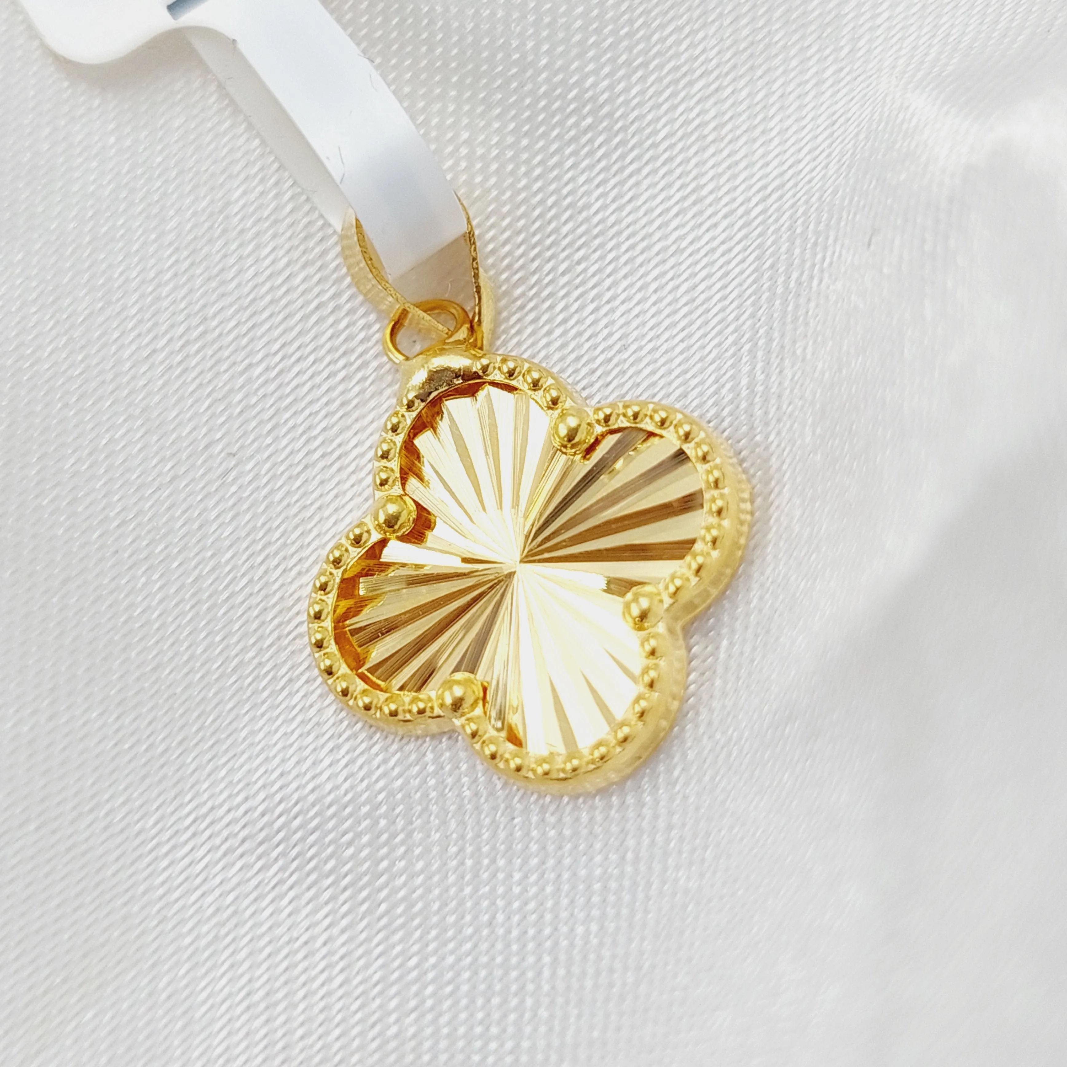 18K Clover Pendant