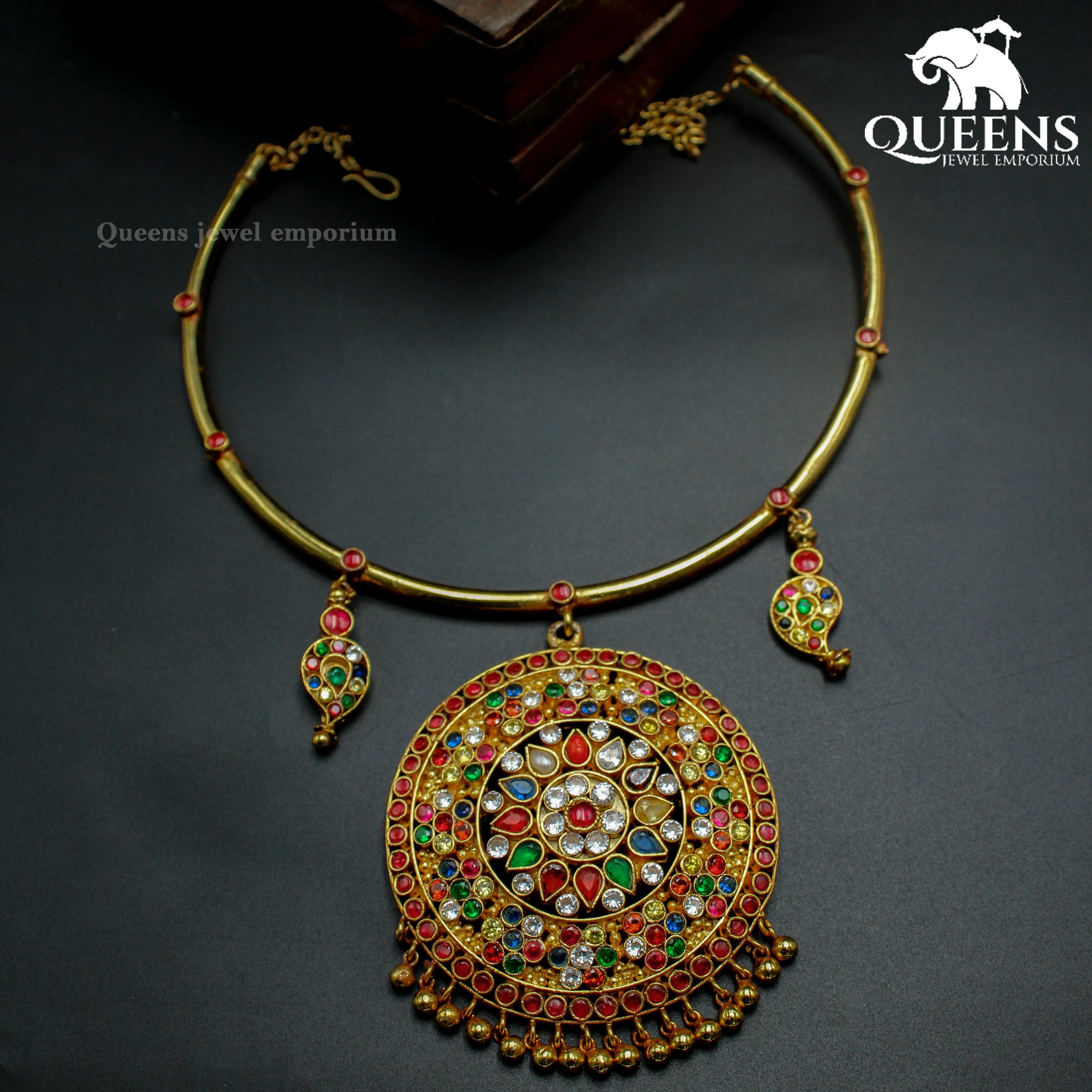 AATHMIKA KANTI  NECKLACE