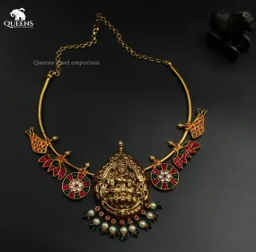 ARUNTHATHI KANTI NAHAAS NECKLACE