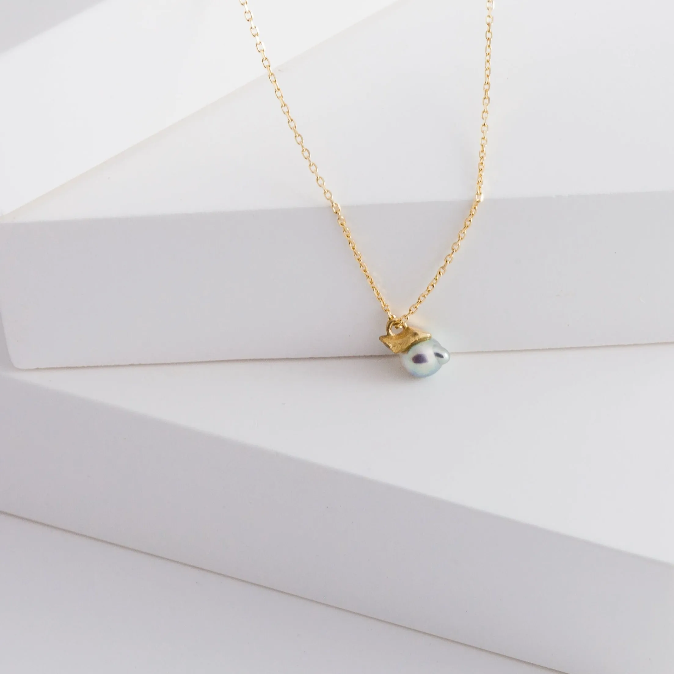 Baby Akoya pearl single pearl diamond necklace