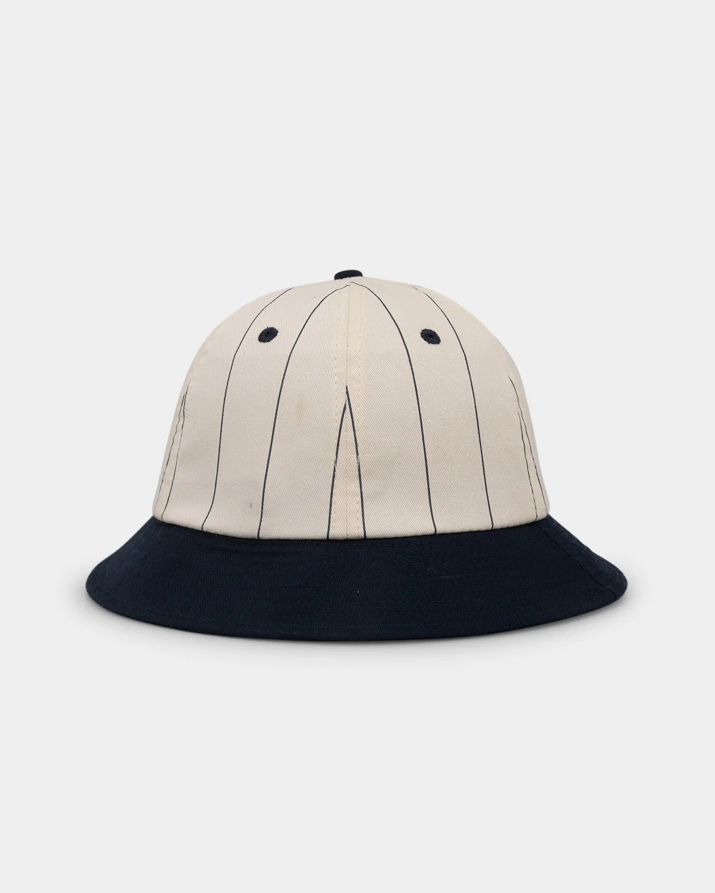 Carre Base Bucket Hat Off White/Navy