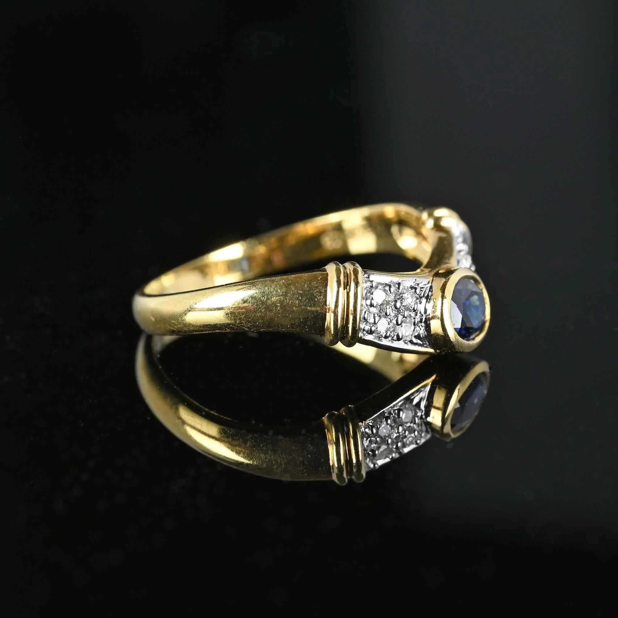 Chevron Diamond Sapphire Ring in 18K Gold