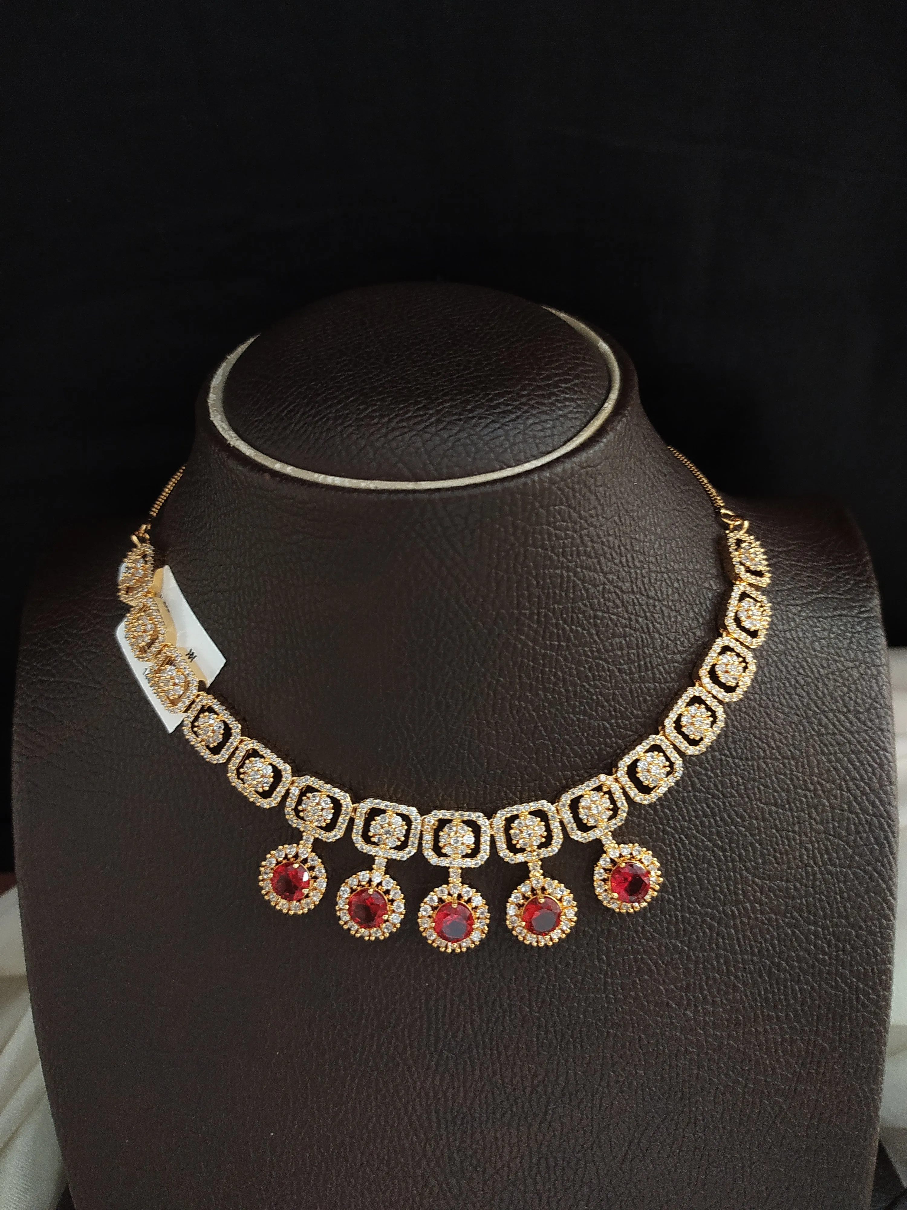 ELEGANT GOLD-PLATED RUBY NECKLACE WITH ZIRCON STONES