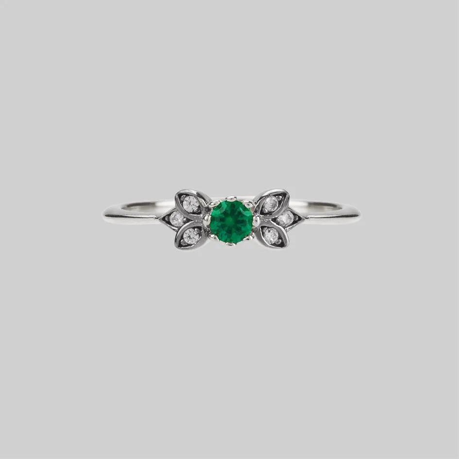 ENCHANTE. Green Quartz Silver Leaf Detailed Ring