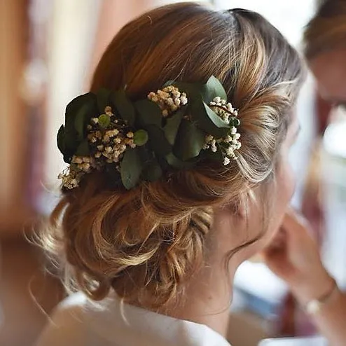 Greenery wedding comb Flower hair comb Bridal flower comb with eucalyptus Magaela accessories Handmade hair comb Greenery Wedding comb