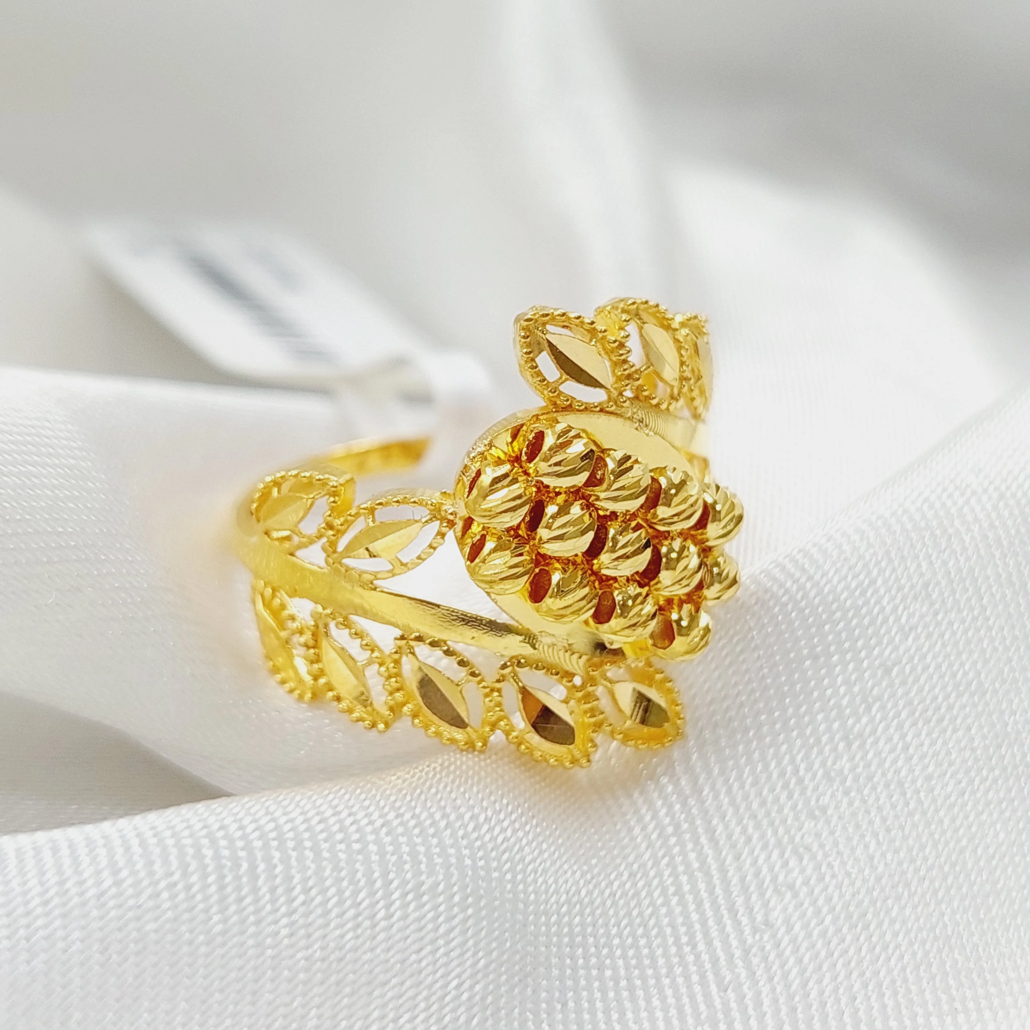 Luxury Leaf Ring