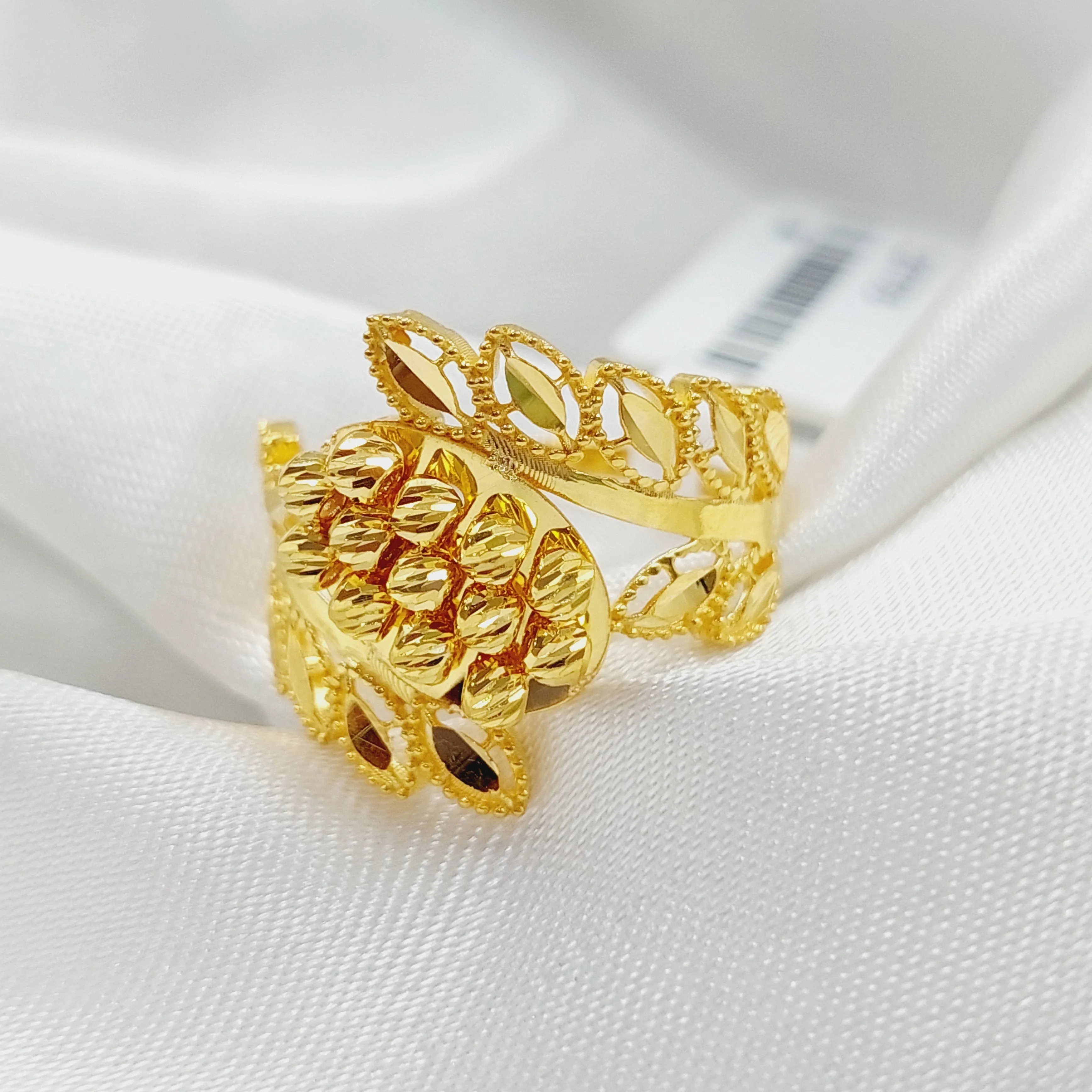 Luxury Leaf Ring