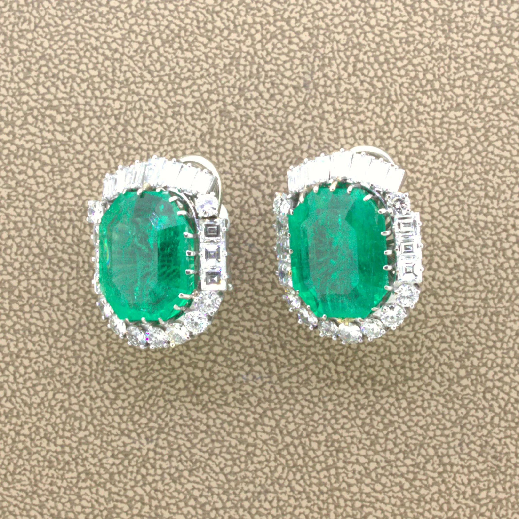 Mid-Century 25.04 Carat Colombian Emerald Diamond 18K Gold Earrings, GIA Certified