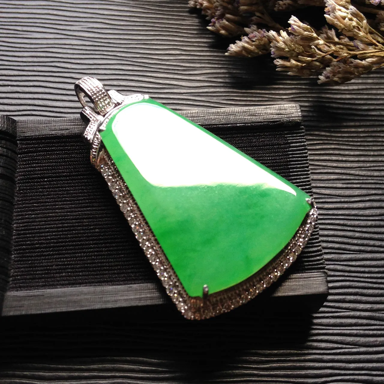 Natural Jade Pendant Jadeite Gold Pendant PT426