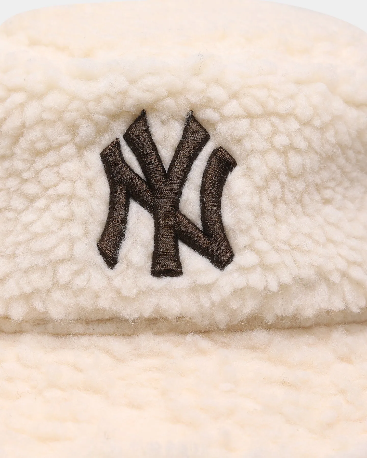 New Era New York Yankees 'Teddy' Bucket Hat Cream