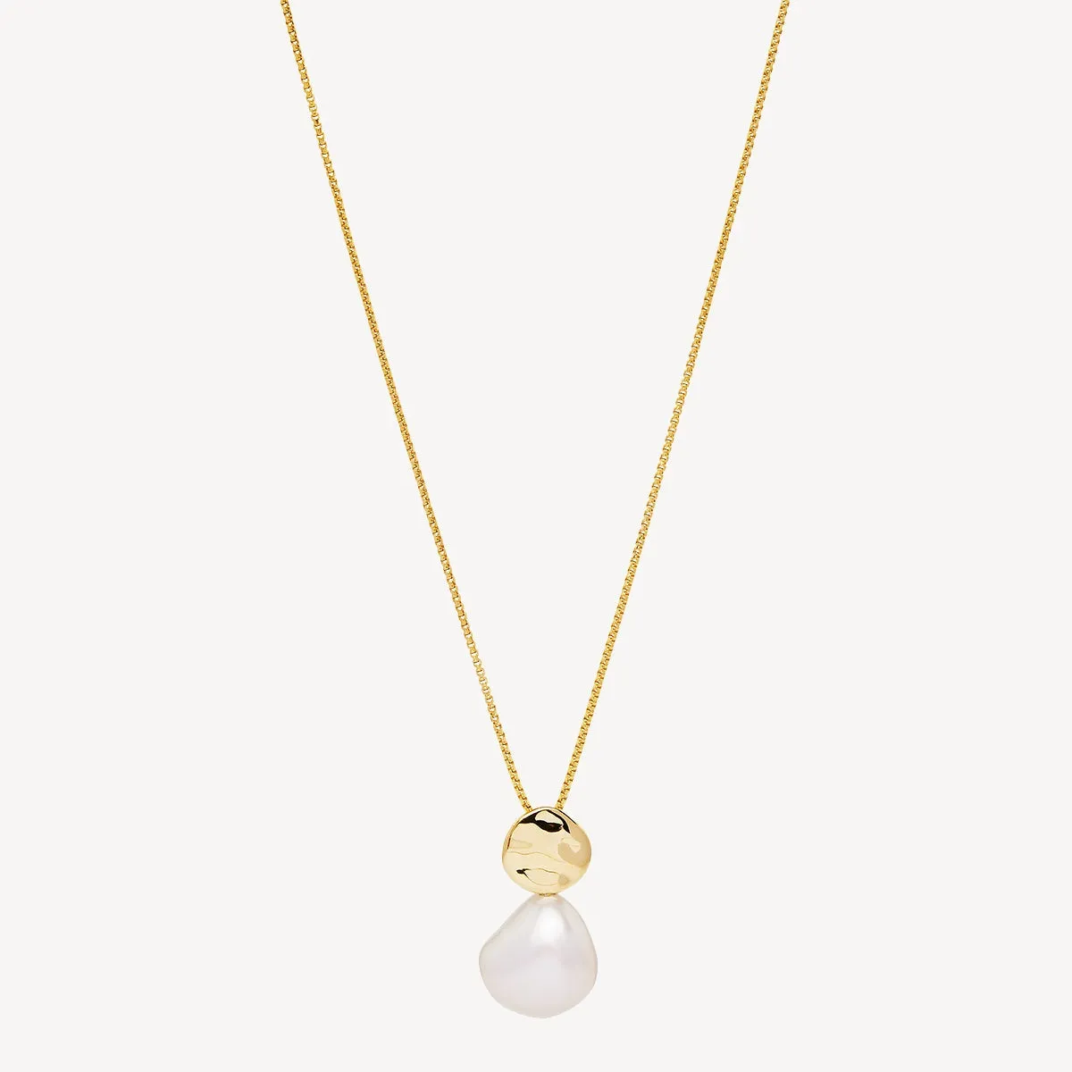 Renaissance Yellow Gold Pearl Necklace