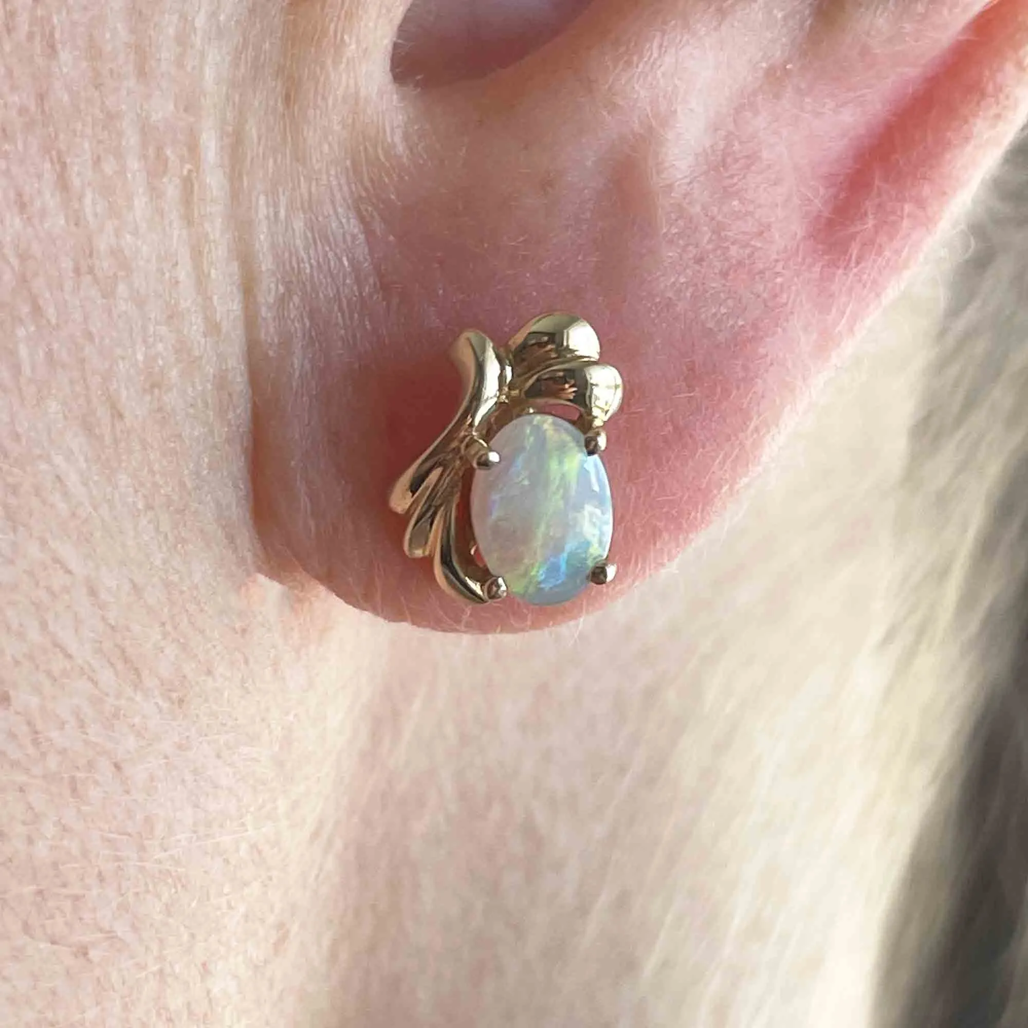 Vintage 14K Gold Astralian Opal Stud Earrings